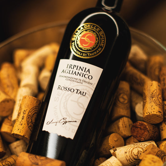 Irpinia Aglianico DOC “Rosso Tau” dettaglio etichetta